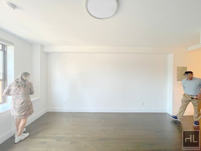 Building Photo - RENT STABILIZED Studio -Sunny - WEST END A...