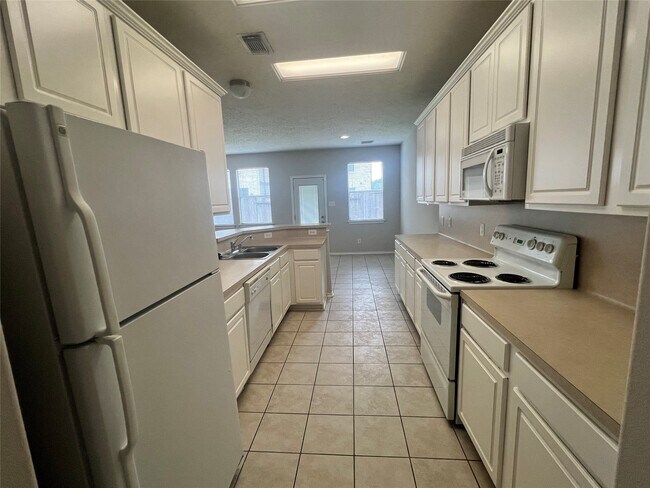 Building Photo - 8904 Elm Drake Ln