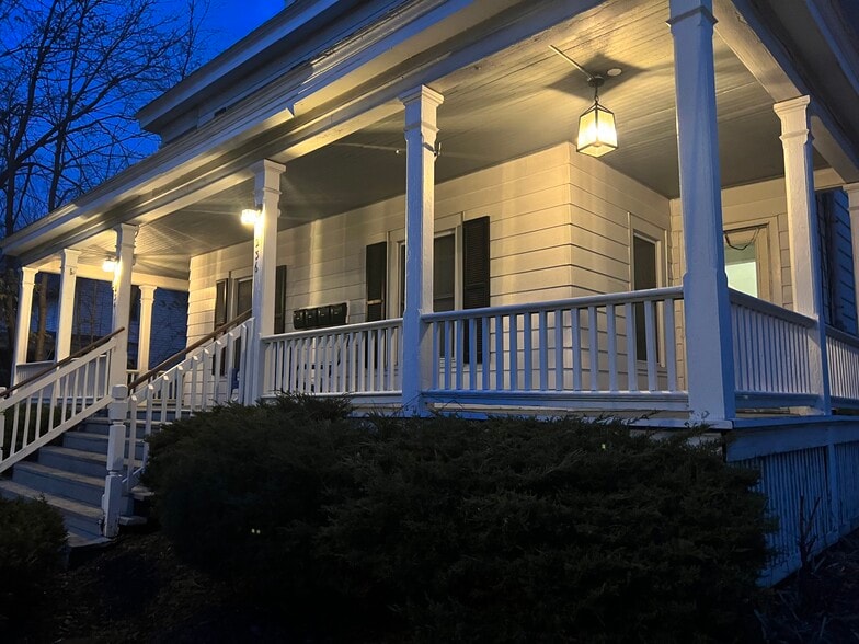 Building Photo - 234 Shelburne Rd