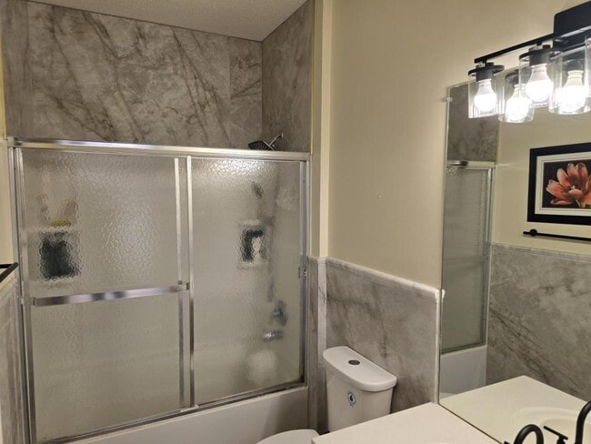 Building Photo - 4909 NE 78th St