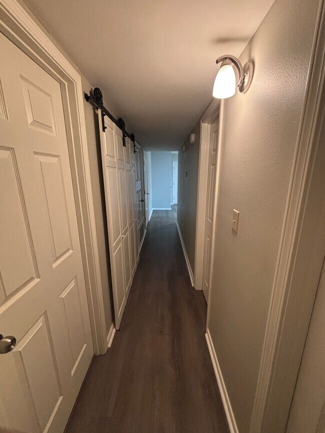 Building Photo - 3322 N Detroit Ave