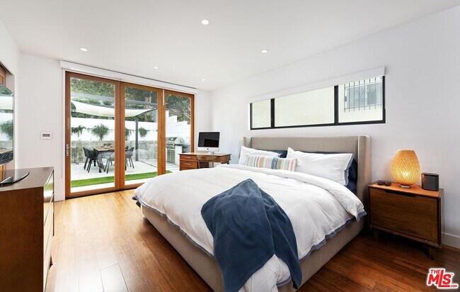 Building Photo - 7826 W 80th St