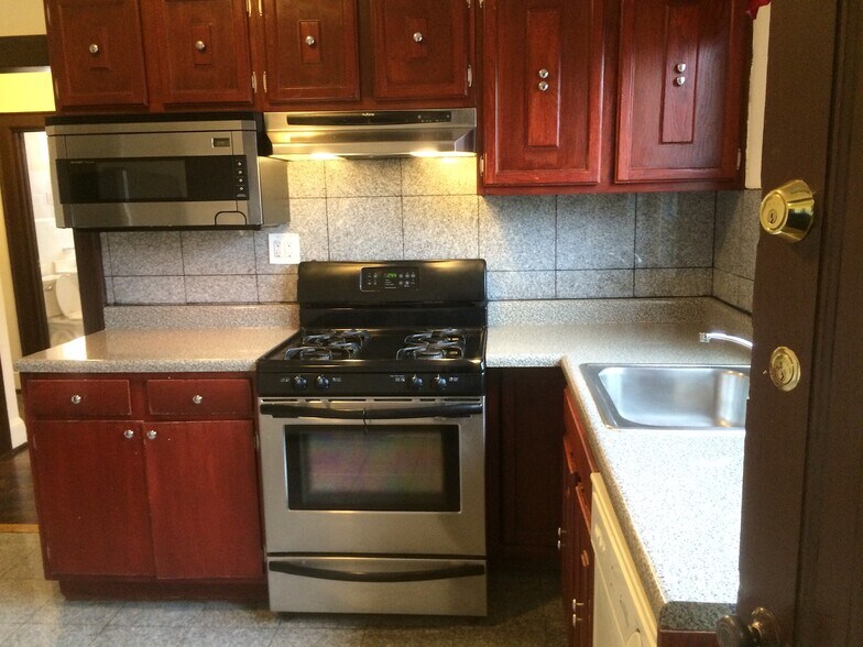 Building Photo - 86 Edgewood Ave