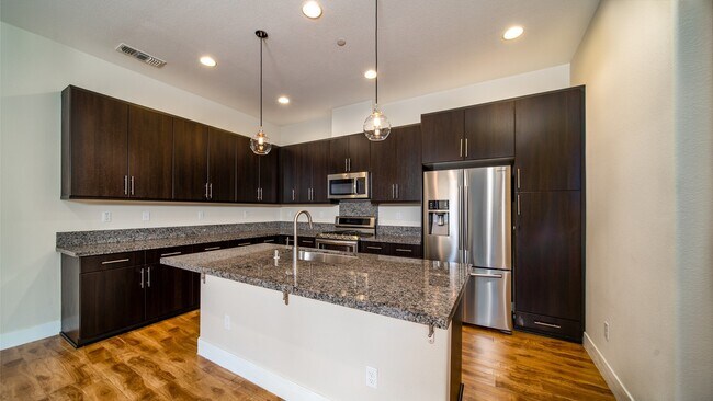 Building Photo - Coming soon - 2Bed/2.5Bath TOWNHOUSE FOR RENT IN MILPITAS - $3,850/mo