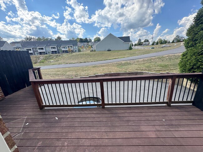 Building Photo - 222 Chesna Dr