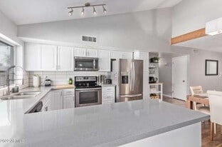 Building Photo - 12619 N 42nd Ave