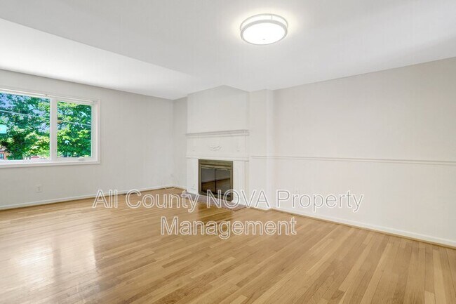 Building Photo - 3353 Ardley Ct
