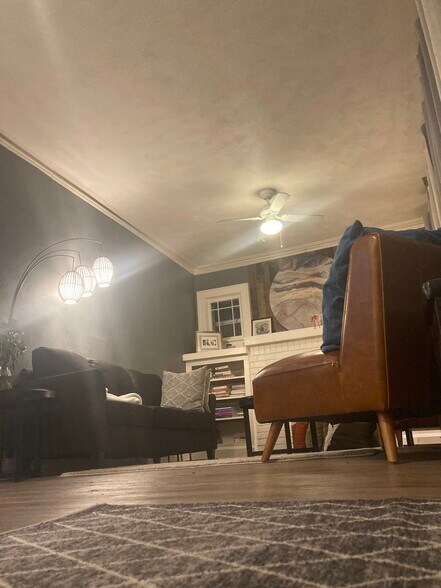 Building Photo - 5004 Euclid Ave