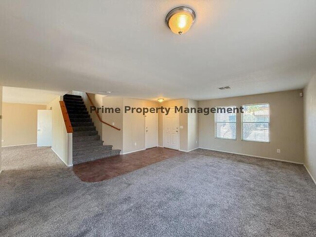 Building Photo - 583 W Racine Loop