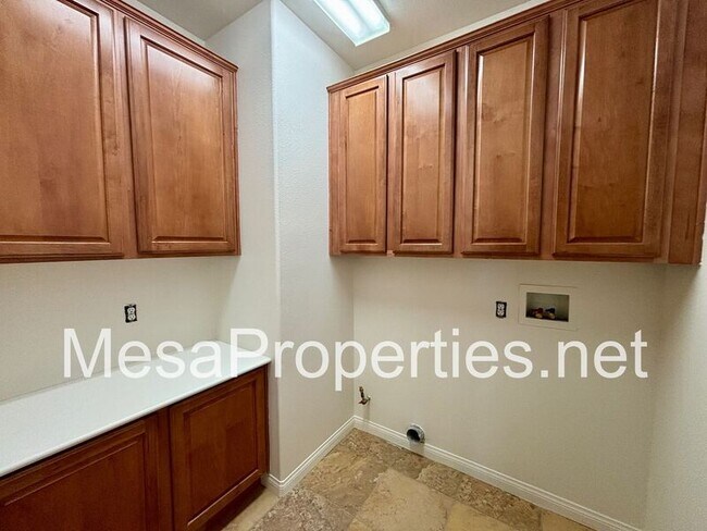 Building Photo - 5729 Nutwood Pl