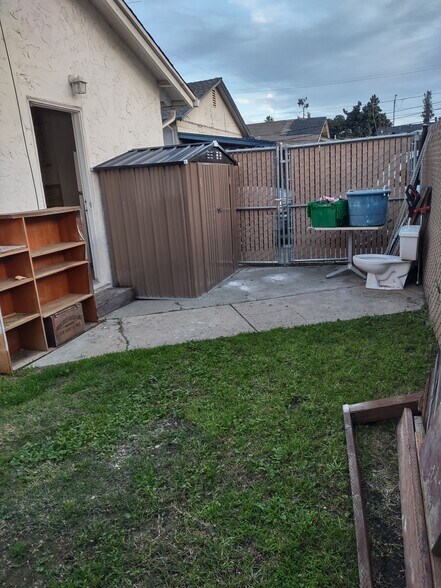 Building Photo - 265 S 21st St