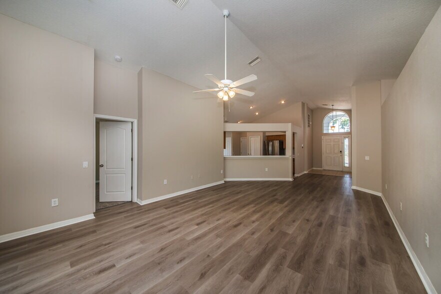 Building Photo - 1609 Carson White Ln