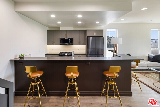 Building Photo - 118 Orlando Ave