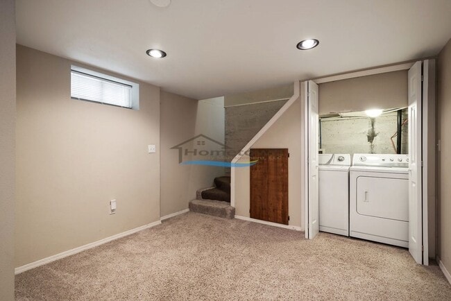 Building Photo - Well-Maintained 3 Bed 2 Bath Cottage in Do...