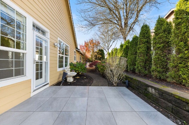 Building Photo - Beautiful Home in 55+ Community!