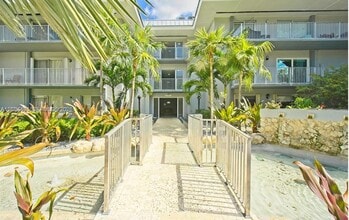 Building Photo - 7401 SW 82nd St