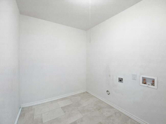 Building Photo - 10209 Casa View Dr