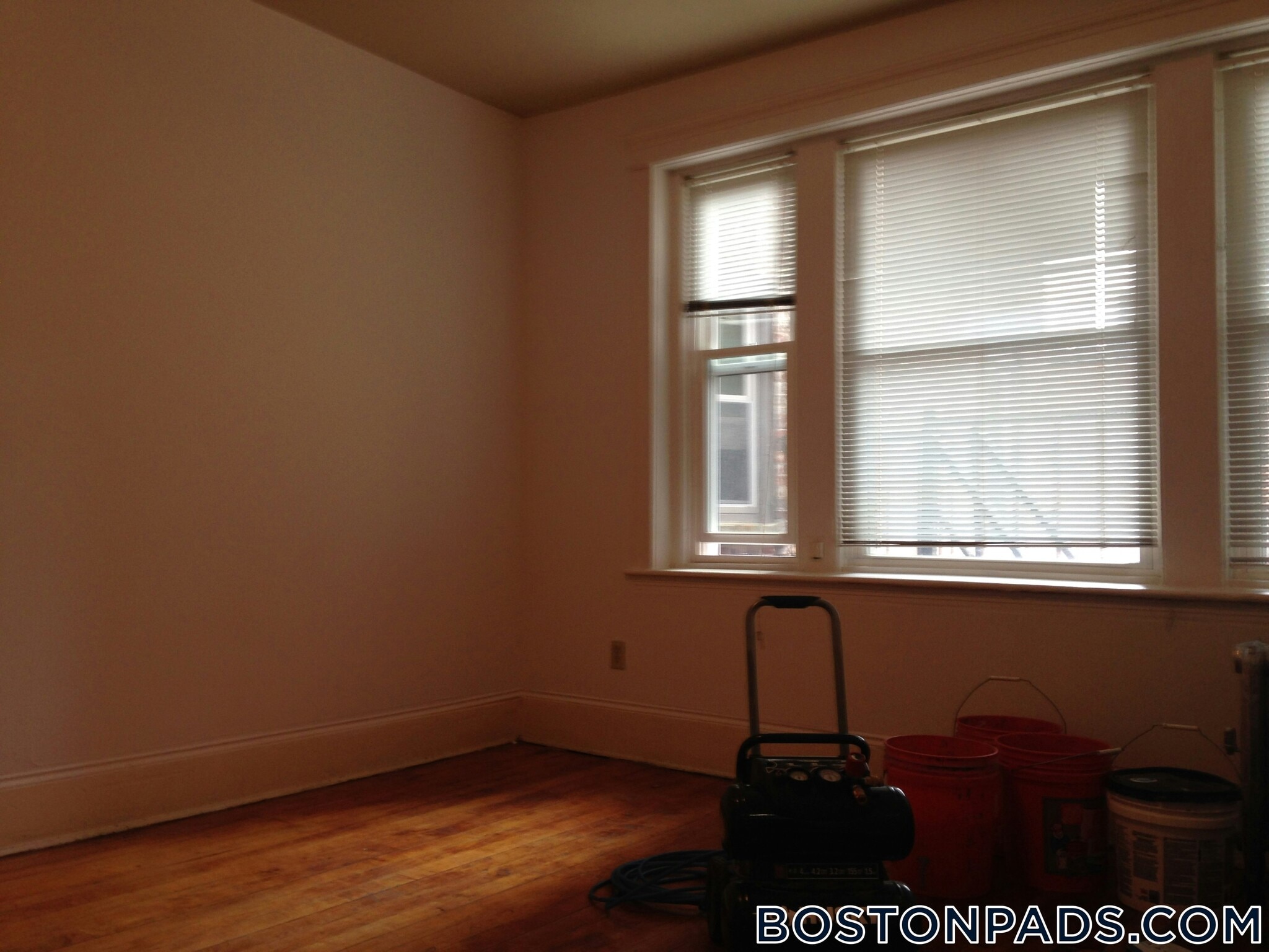Building Photo - 46 Westland Ave
