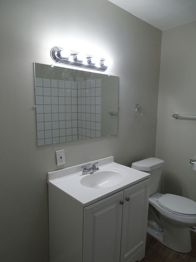 Building Photo - 2 Bedroom 1 Bathroom in South Knoxville