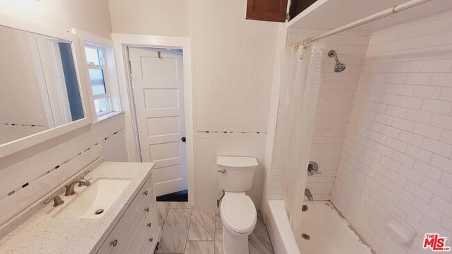 Building Photo - 5405 Russell Ave