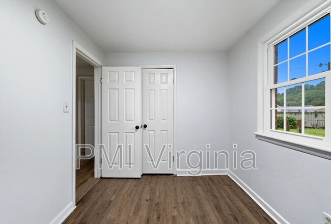 Building Photo - 2226 Florida Ave