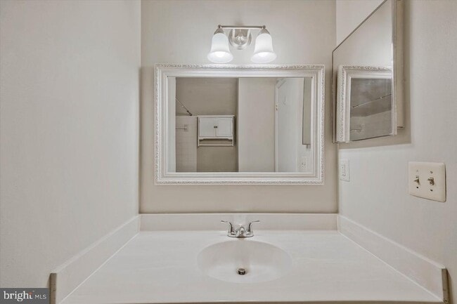Building Photo - 7177 Lake Cove Dr