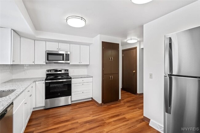 Building Photo - 301 Kaymar Dr