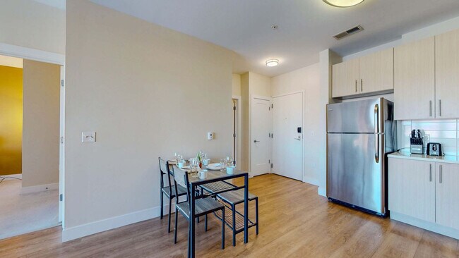 Building Photo - 545 Bedford St