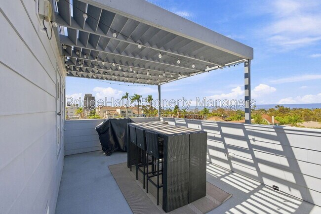 Building Photo - 3740 Third Avenue