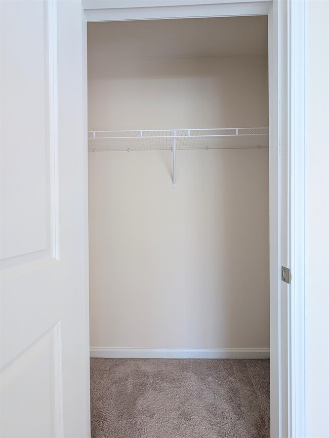 Building Photo - 869 Twickenham Lp