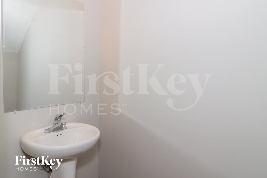 Building Photo - 4808 McEver View Dr