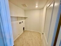 Building Photo - 1570 Pinchot Dr