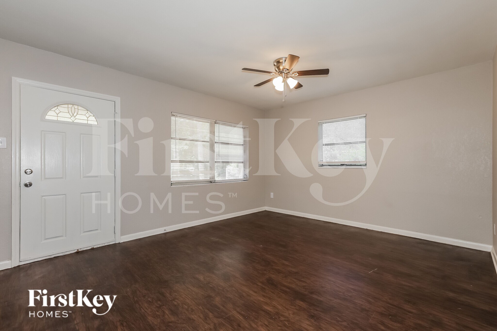 Building Photo - 9305 N Forest Hills Dr