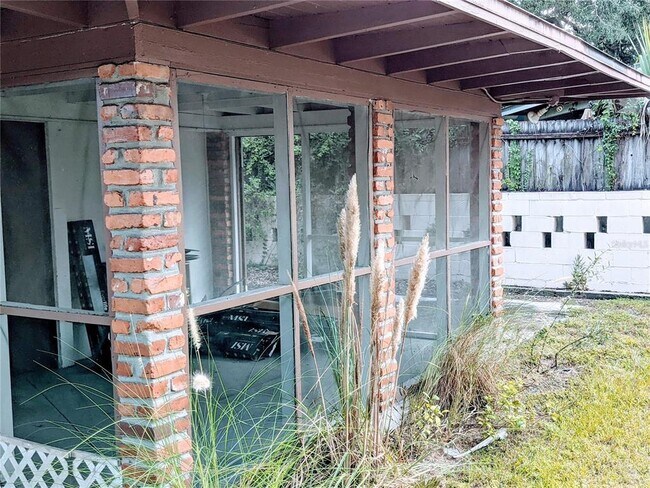 Building Photo - 1310 W Woodlawn Ave