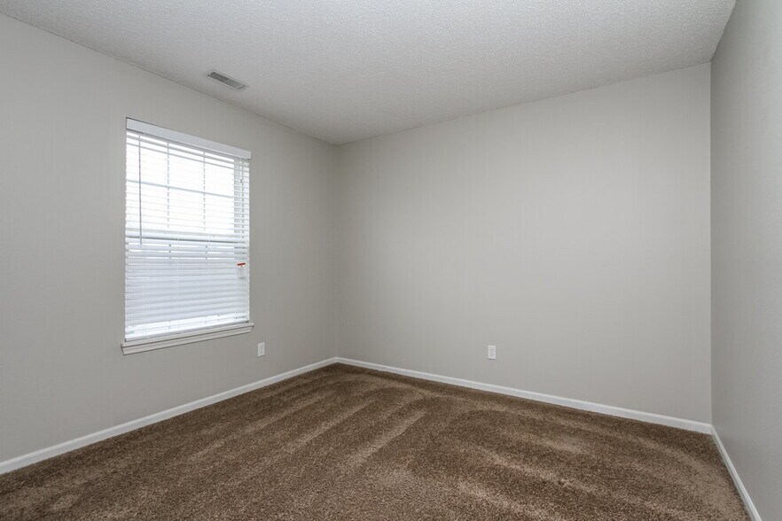 Building Photo - 209 Bent Stream Ln