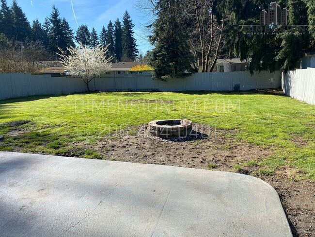 Building Photo - Charming 3-bedroom, 1-bathroom house in Fe...