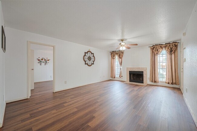 Building Photo - 6500 Sands Point Dr