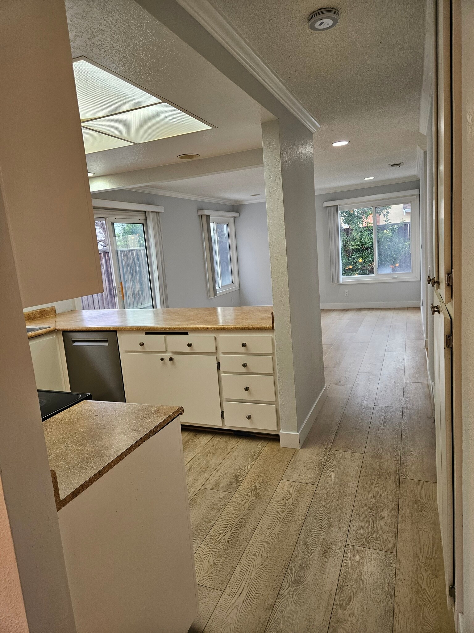 Building Photo - 6303 Rubicon Ave