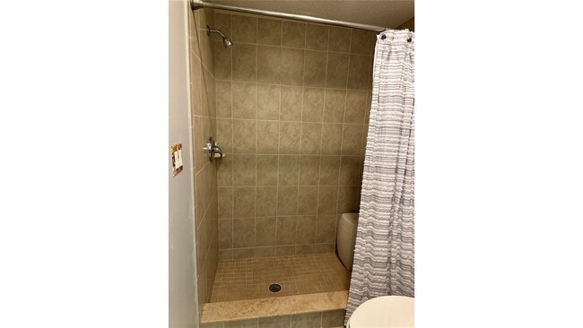 Building Photo - 4644 La Jolla Dr