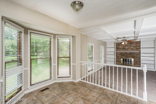 Building Photo - 8105 Thornwood Rd