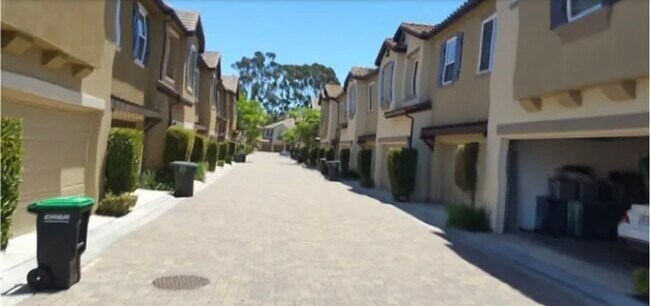 Building Photo - 1317 Corte Alemano