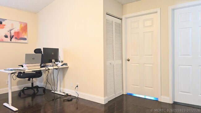Building Photo - 6241 NW 74th Ct