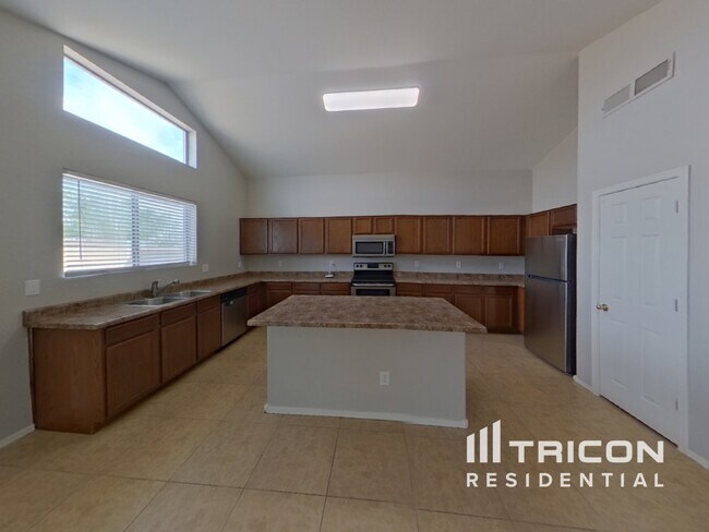 Building Photo - 17679 N Avelino Dr