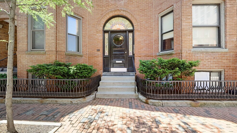 Building Photo - 15 St Germain St