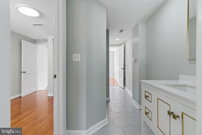 Building Photo - 936 S 23rd St