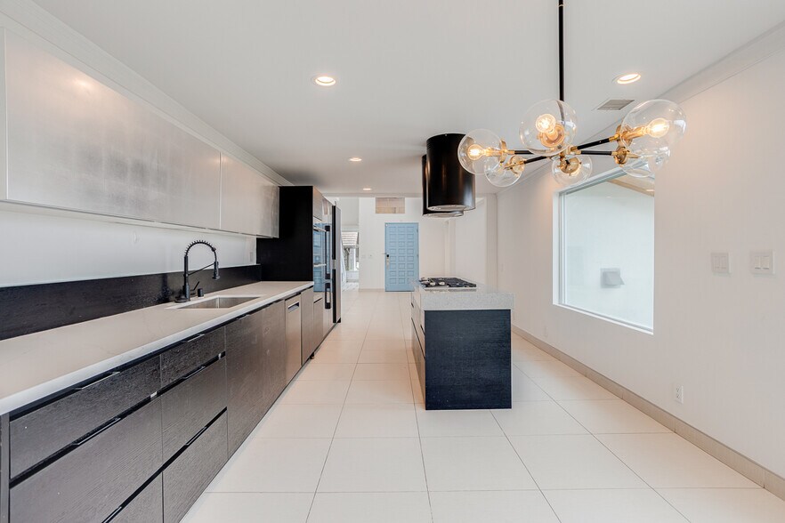 Building Photo - 11354 Sunshine Ter