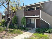 Building Photo - Beautiful 3 Bed 2 Bath Condo in Yorba Linda with Greenbelt Views