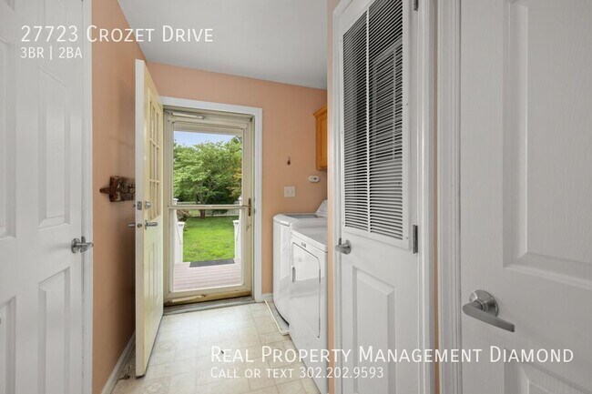 Building Photo - 27723 Crozet Dr