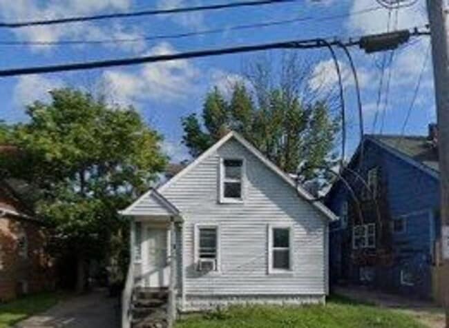 Primary Photo - Section 8 Accepted, Cozy 3BR 1BA Home