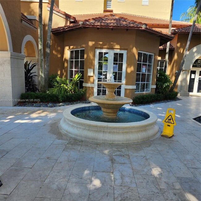 Building Photo - 19801 E Country Club Dr